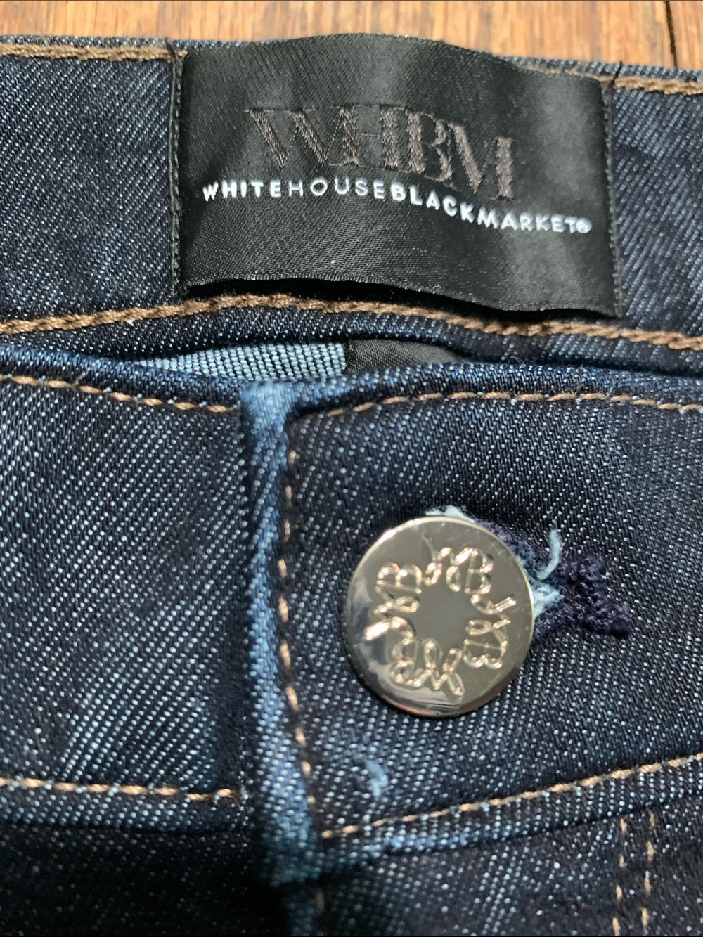 White House Black Market Women's Skinny Jeans - Dark Blue Wash - Picture 3 of 4